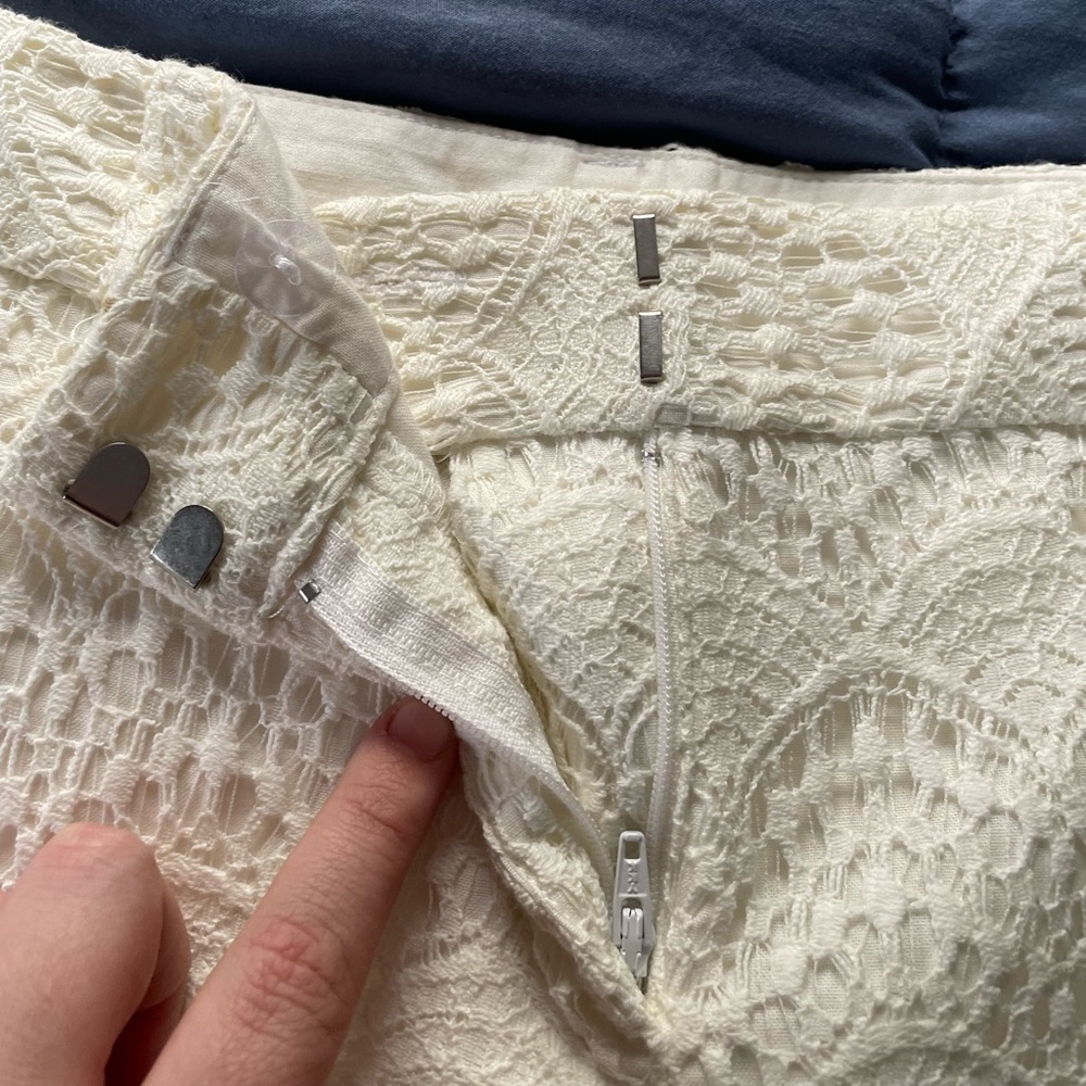 NWOT LOFT Lace Shorts - Picture 3 of 6